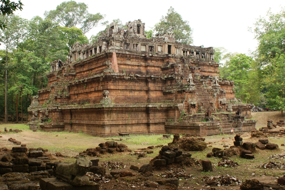 A Walk Through Living History: Photos Of Angkor 
